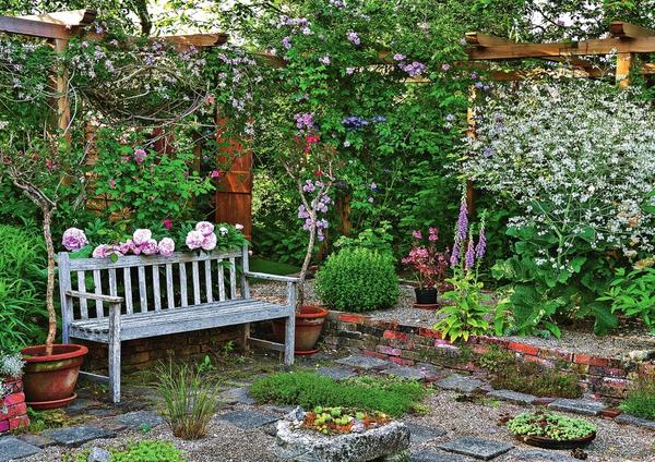 Creating a Cozy Corner for Relaxation in the Garden